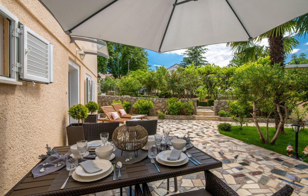 Holiday House Serenity Malinska Exterior photo